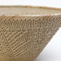 トンガビンガ Vシェイプかご 30-39.9CM　_25031 ナチュラル 一点物
