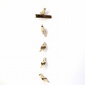 ケニアの木製鳥モビール 一列 生成